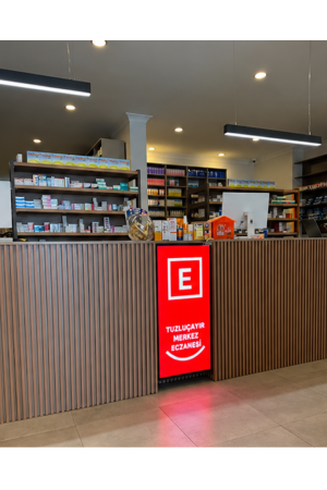 P2.5 Vitrin LED Ekran 64x112 cm | Profesyonel Dijital LED Tabela